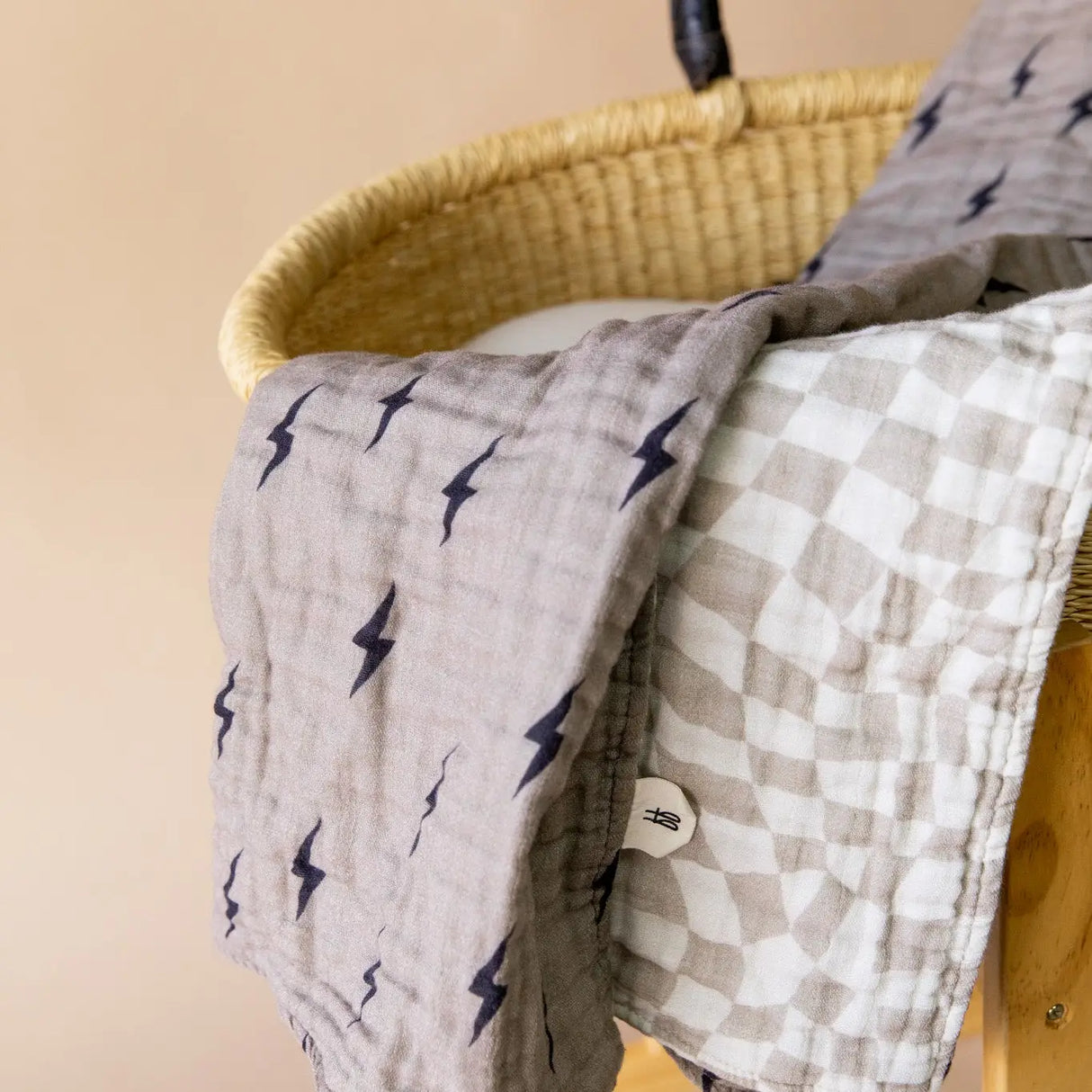 Lightening Bolt & Wavy Checkered Muslin Quilt