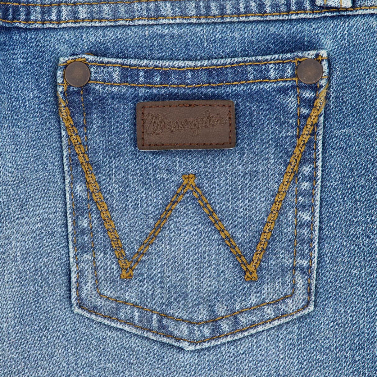 Wrangler Retro Slim Straight: Roughhouse
